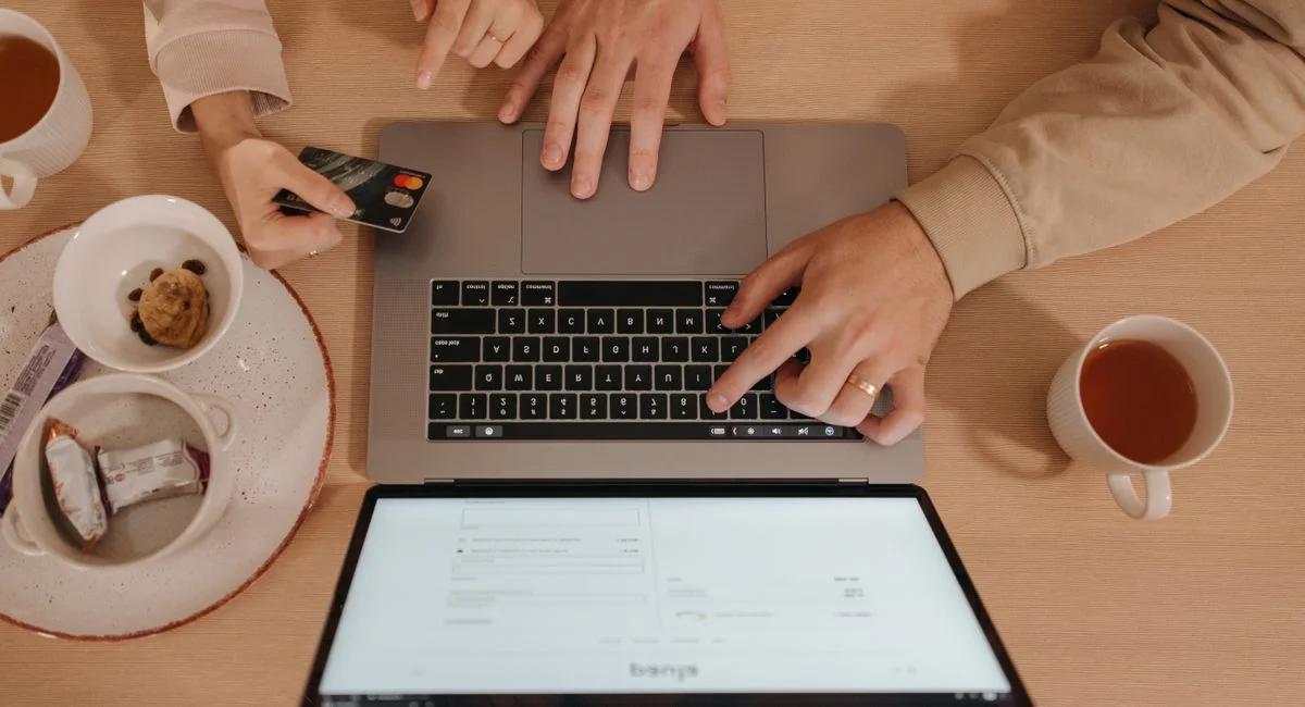 Illustration, banque en ligne gratuite sans justificatif