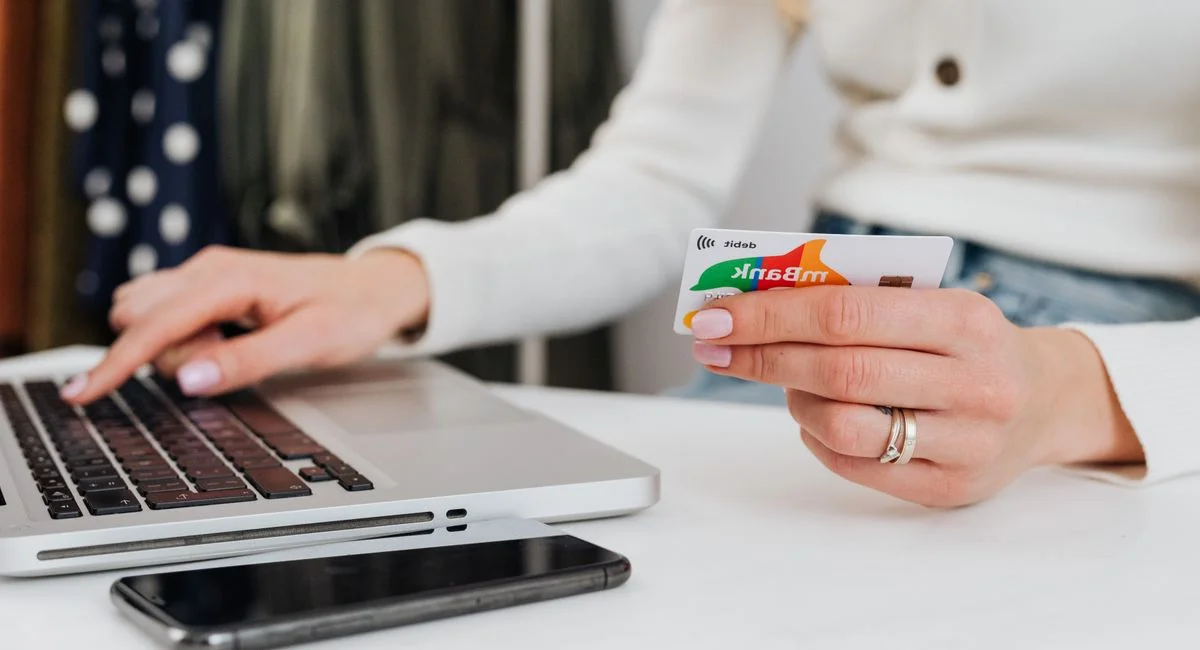 Illustration, ouvrir compte bancaire en ligne sans justificatif